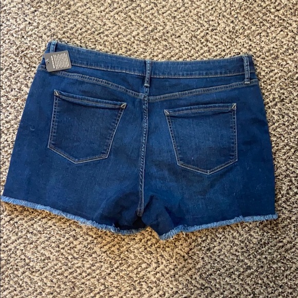 Shorts - Picture 2 of 2